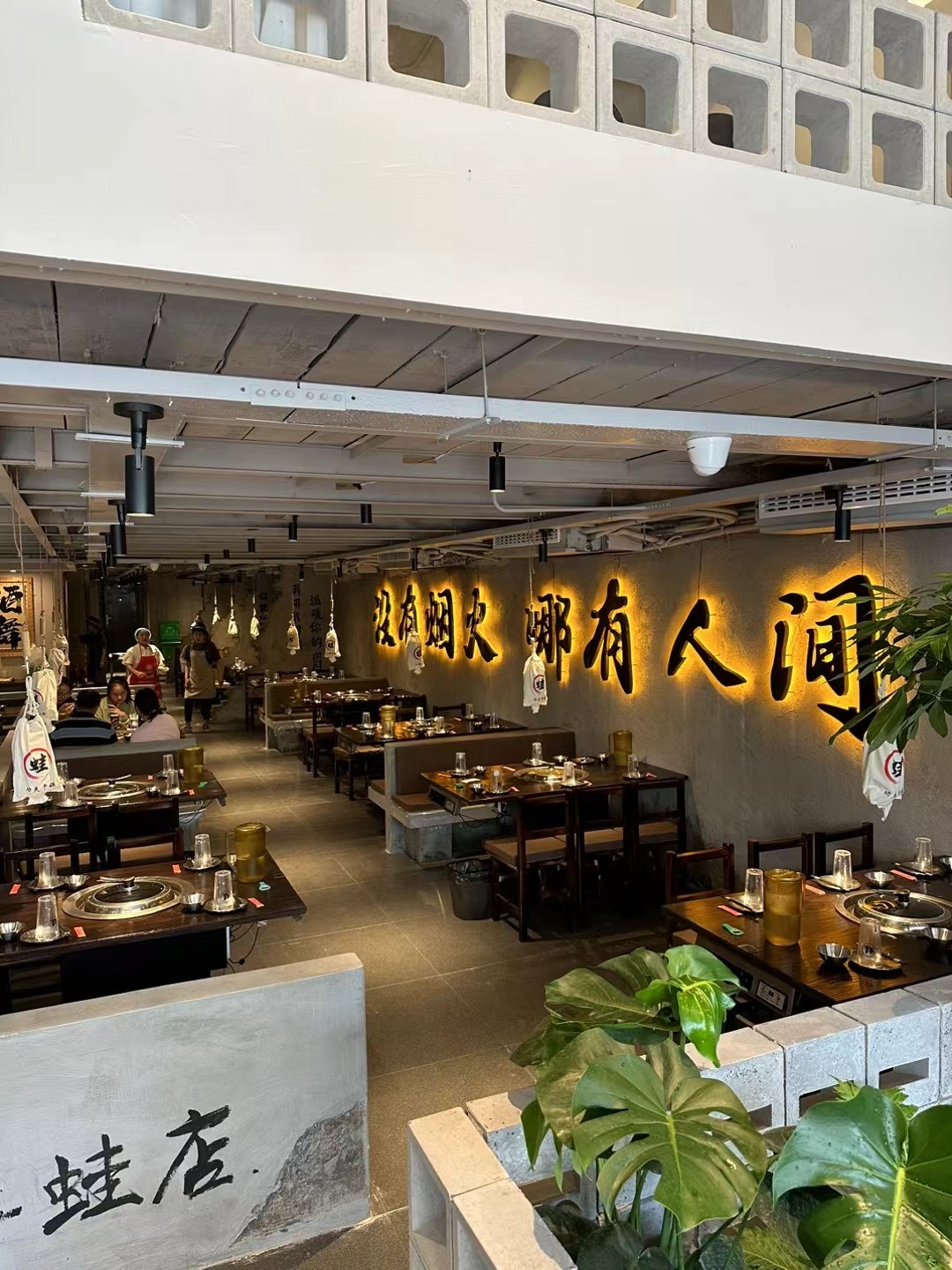 蜜桃久久久精品装饰.jpg
